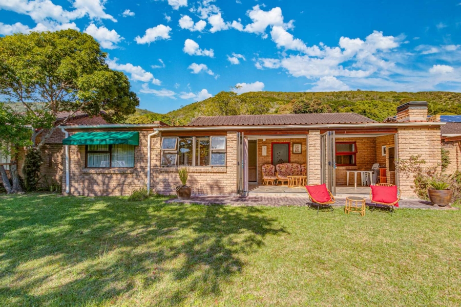 To Let 4 Bedroom Property for Rent in Brenton On Lake Western Cape